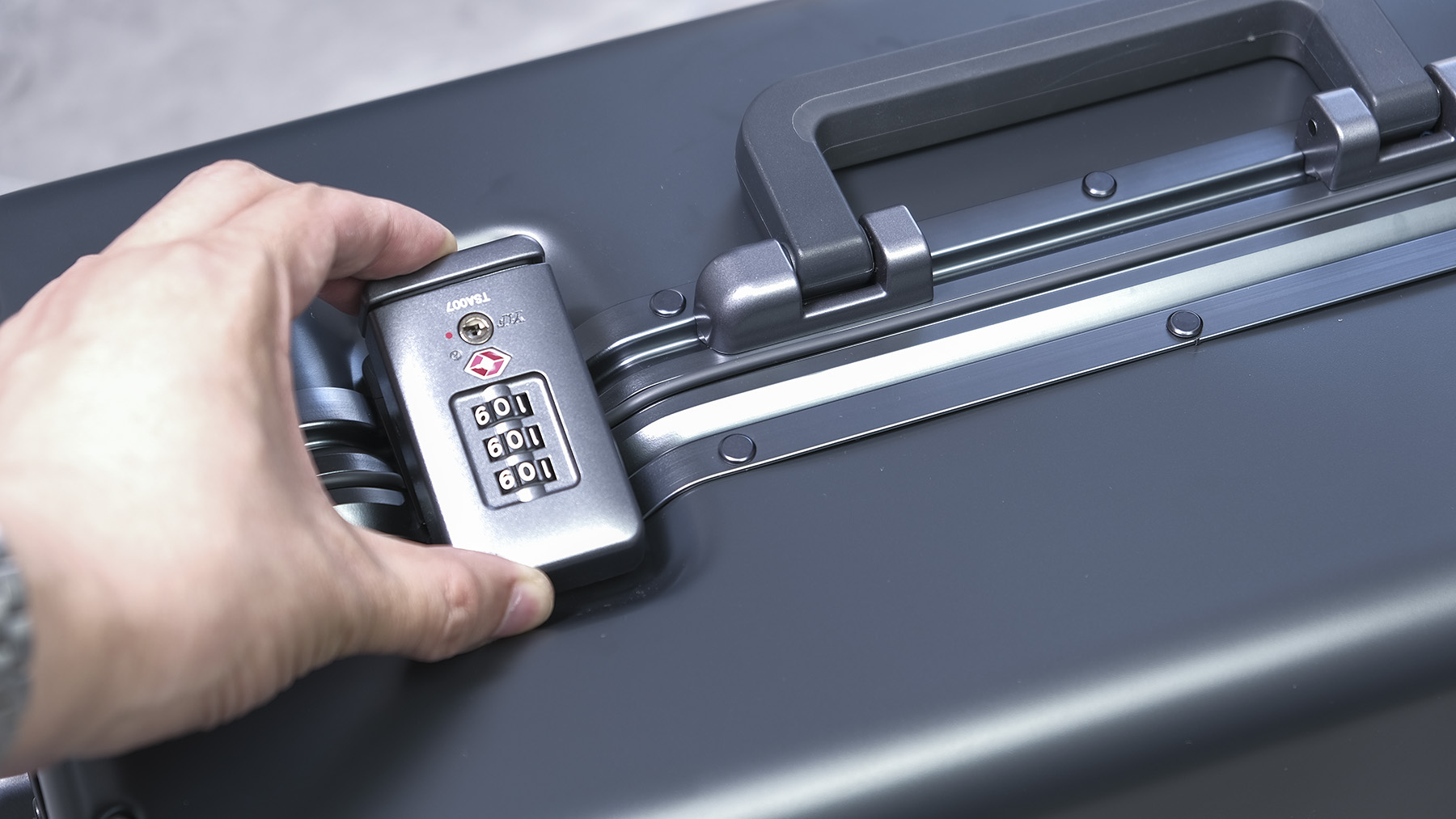 小米90分行李箱对比地平线8号,地平线8号行李箱20寸和24寸怎么选