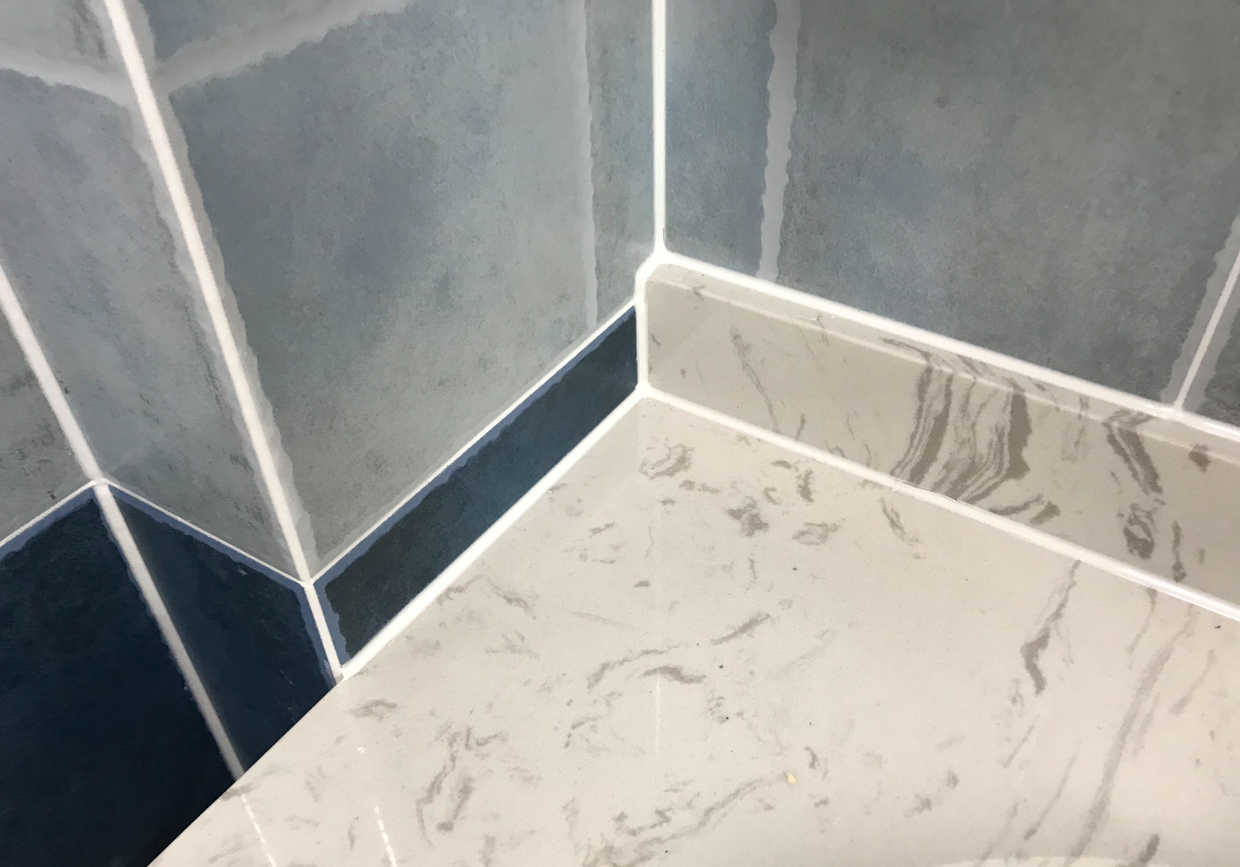 瓷砖转角如何处理？贴阳角线和做碰角，有什么区别？哪种更好？