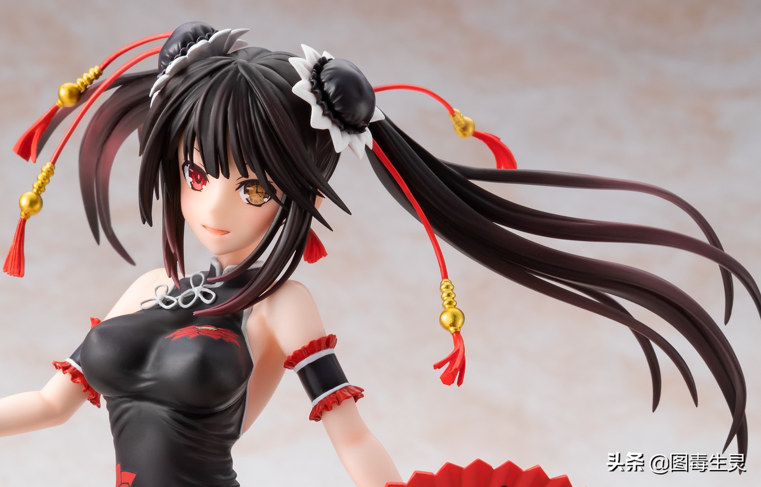 手持狂字折扇身穿黑红旗袍-时崎狂三爆乳中华娘造型手办