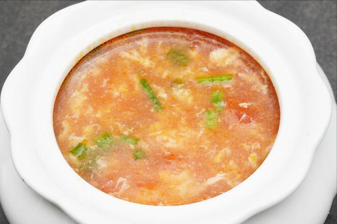 怎样制作的蛋花汤蛋花不会粘起来,做蛋花汤别急着倒蛋液