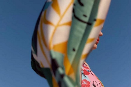 今年最流行泳衣复古风,时尚欧美风泳衣