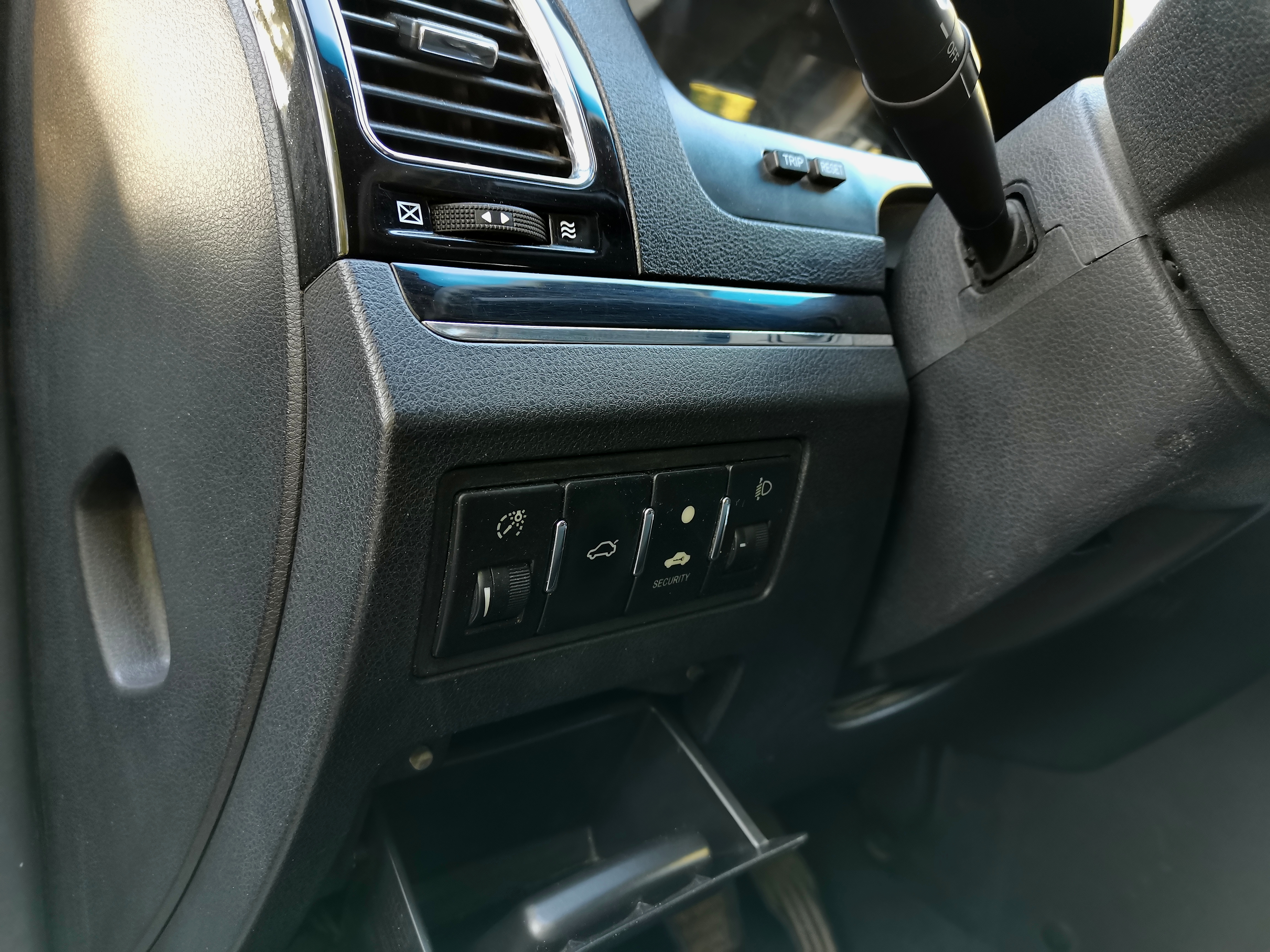 吉利帝豪ec7发动机舱图解,吉利帝豪ec7是正时皮带吗