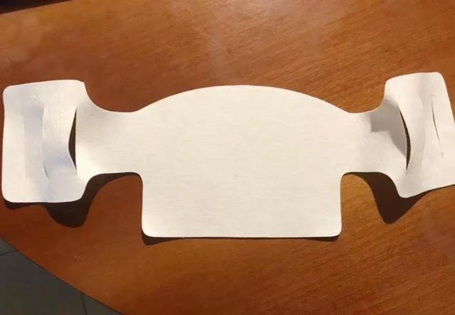 近日意大利华人青年送口罩,意大利街头华人免费赠送口罩