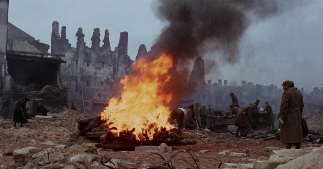 重温《五号屠场》：战争的意义是什么？