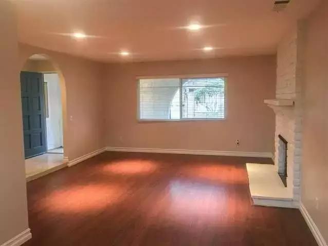 41万刀起库卡蒙格性价比别墅!小孩才选择,超市和优质学区我都要!