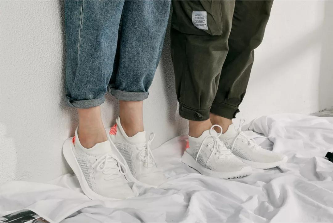 这是什么神仙鞋子视频,脚感超软弹的高颜值运动鞋