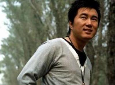 成名后抛弃两任妻子,成名后抛弃妻子迎娶白富美