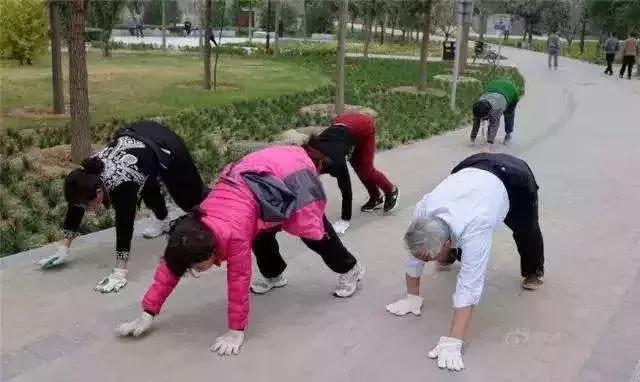 抖音老人徒手健身,抖音健身三大项入门标准