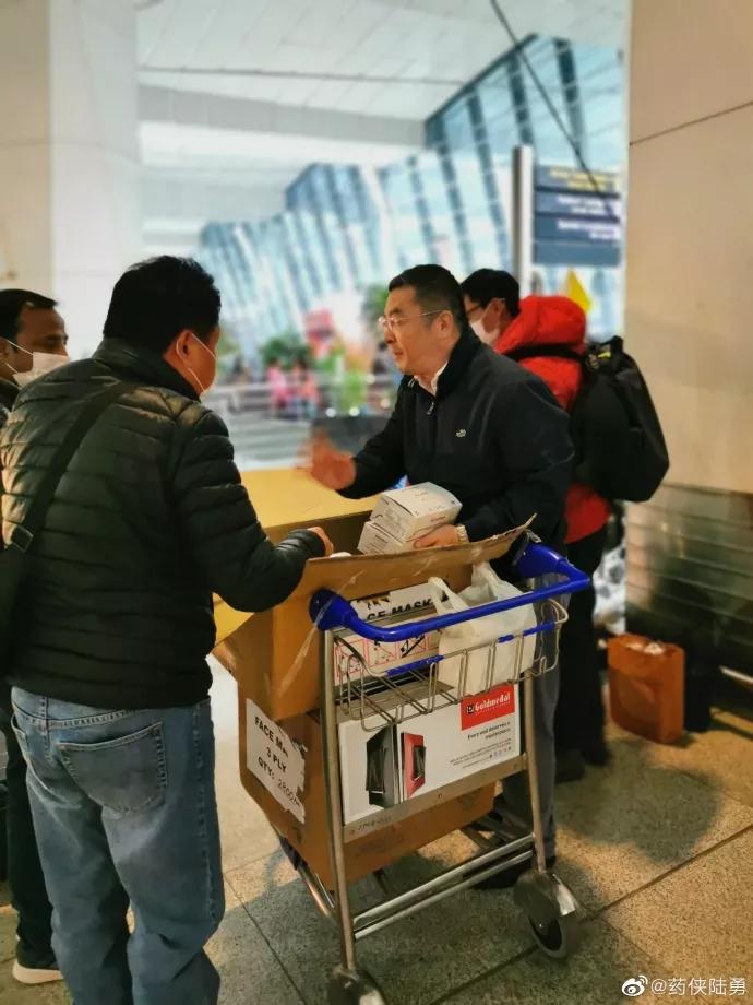 我不是药神去印度片段,我不是药神带回一箱药