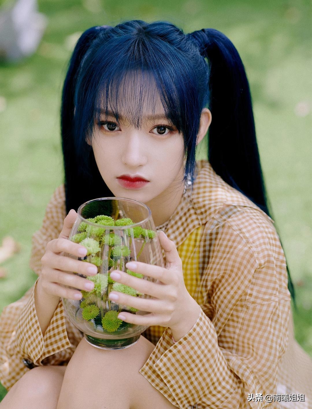 黑茶棕和黑茶灰哪种发色更显白,显白发色这才是真正的黑茶色