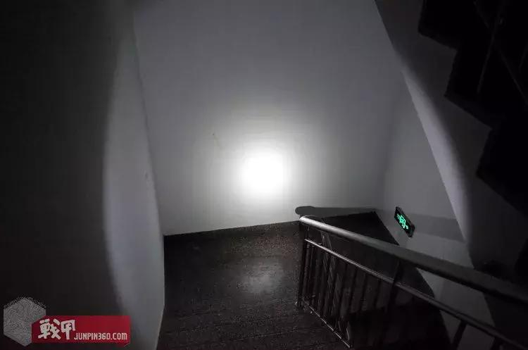 评FenixTK15UE手电：经典之作，总有它的理由