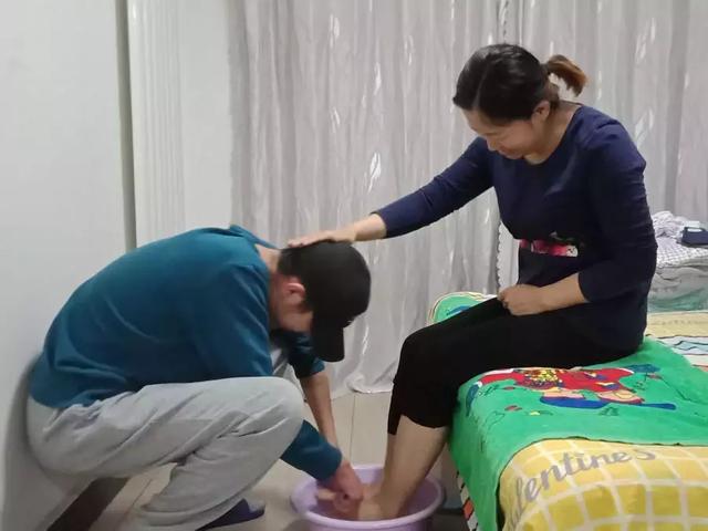 养男孩怎么教育对孩子才有出息,有男孩家庭怎么培养孩子