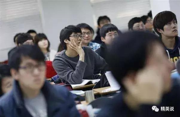 “带着孩子移民海外，但我们还是没能逃离疯狂的补习班……”