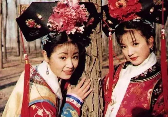 当年演小燕子的赵薇近况如何,她是赵薇