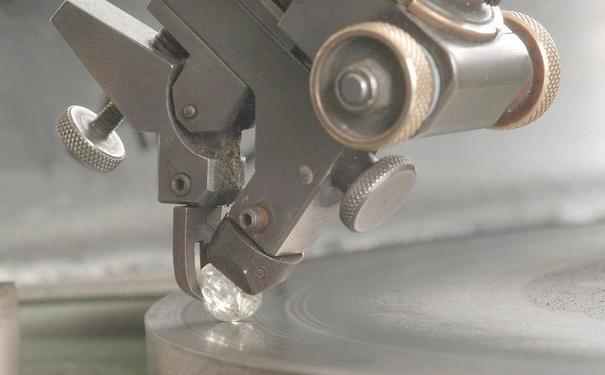 钻石真的那么稀有吗,钻石真的那么稀缺吗