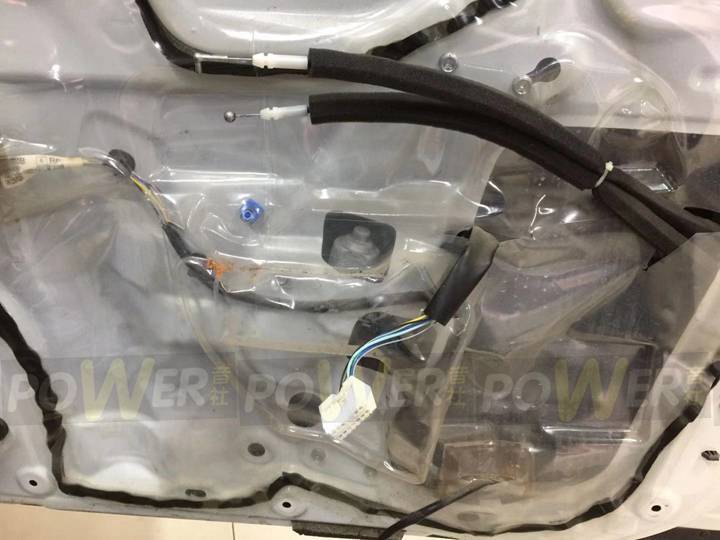 最新款现代途胜音响改装低音炮,北京现代途胜改高音喇叭