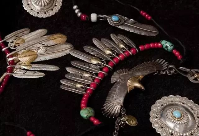 三十多块钱买的银戒指是真的吗,银戒指有黑色斑点