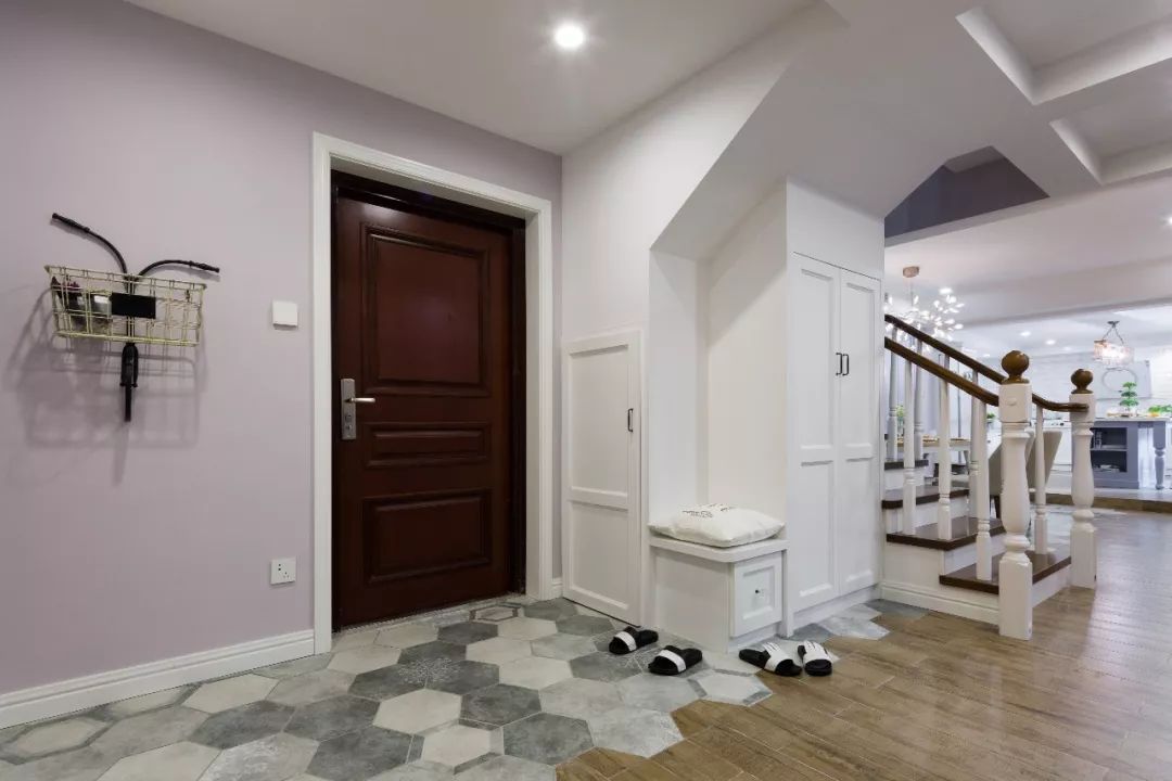 装修地砖怎么贴不会乱,装修中的地砖怎么铺贴视频