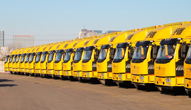 扛起防控责任坚守防疫一线,扛责任勇担当