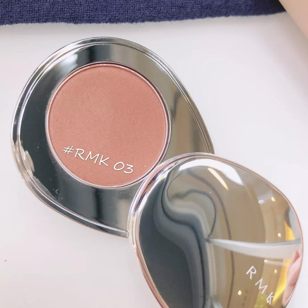 比豆沙色红一点的什么色号,比豆沙色还浅的颜色