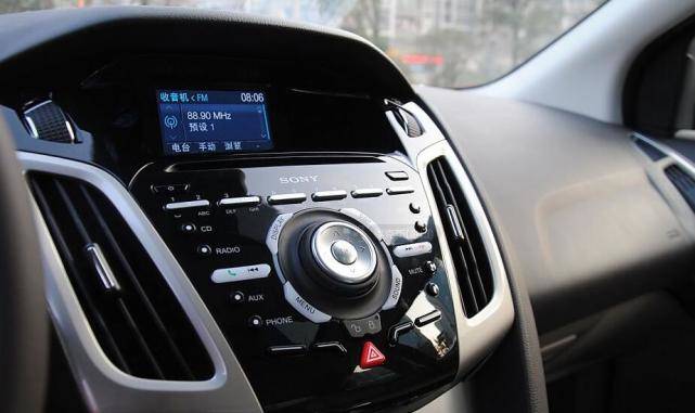 车友自己洗了用了6年的福克斯，用一句话说了这款车值不值得买