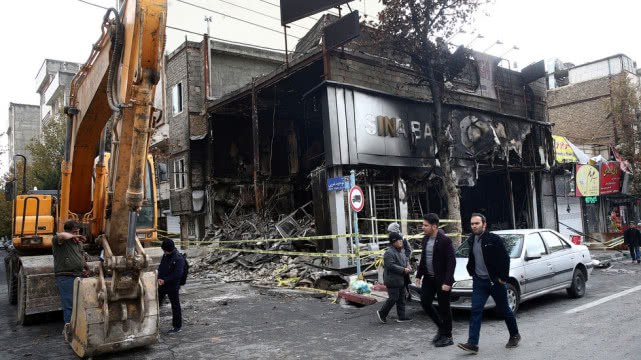 伊朗总统：应释放轻微违法的抗议者，但武装罪犯不可宽恕