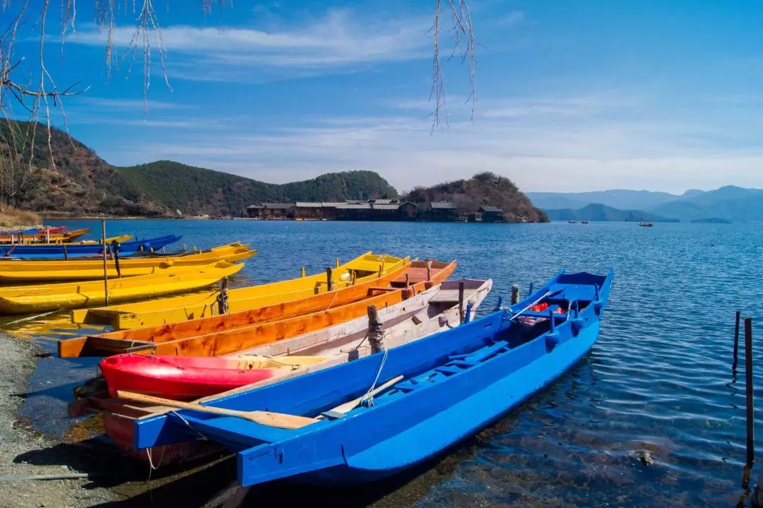 这7个胜似人间仙境的湖泊，和你的TA来这里共度余生！