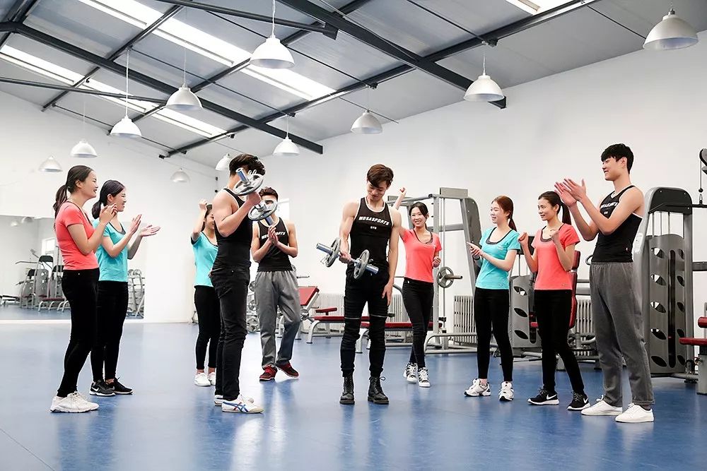 同样是艺术为什么差距那么大,同样是模特为啥气质差距那么大