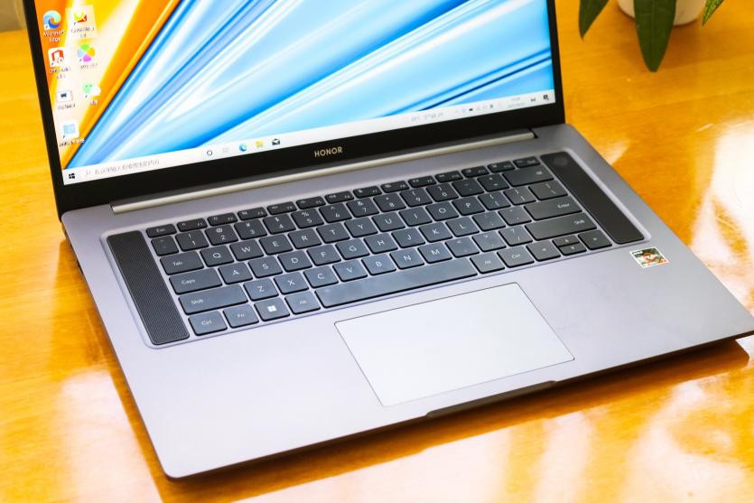 游戏本能像轻薄本一样用吗,荣耀16magicbook锐龙版测评