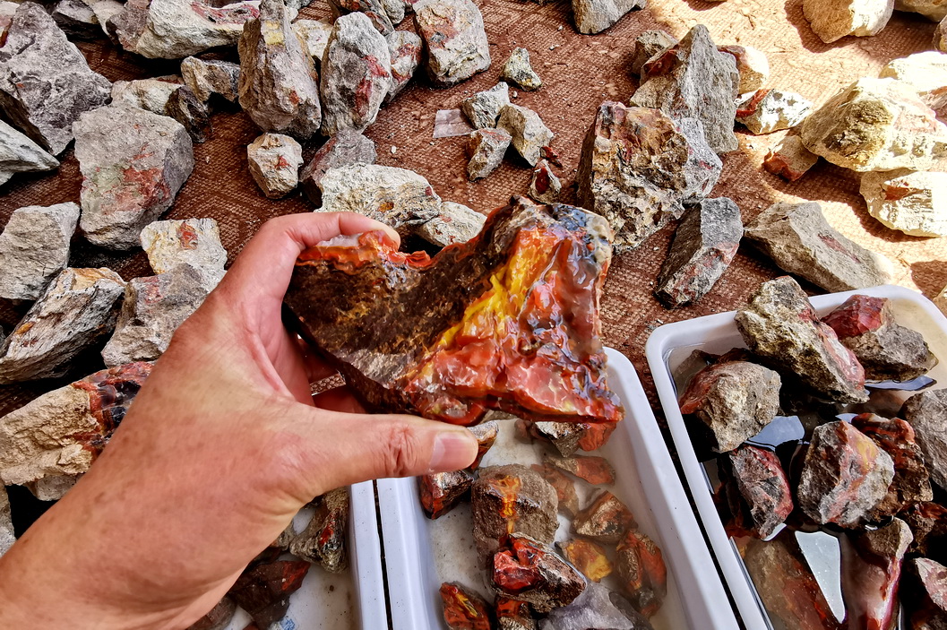 十家子战国红玛瑙价格,十家子镇玛瑙市场大集