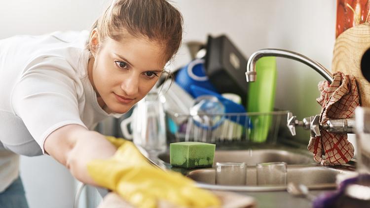 我家厨房下水管道有异味怎么办,厨房下水道发霉有异味怎么处理