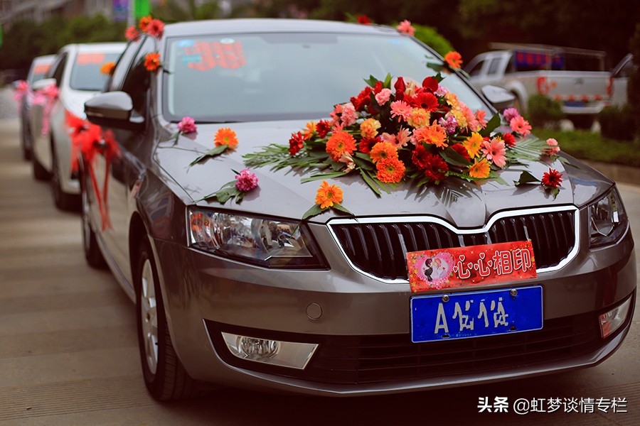 婚礼当天小舅子要10万新郎退婚,结婚小舅子堵门要红包怎么说