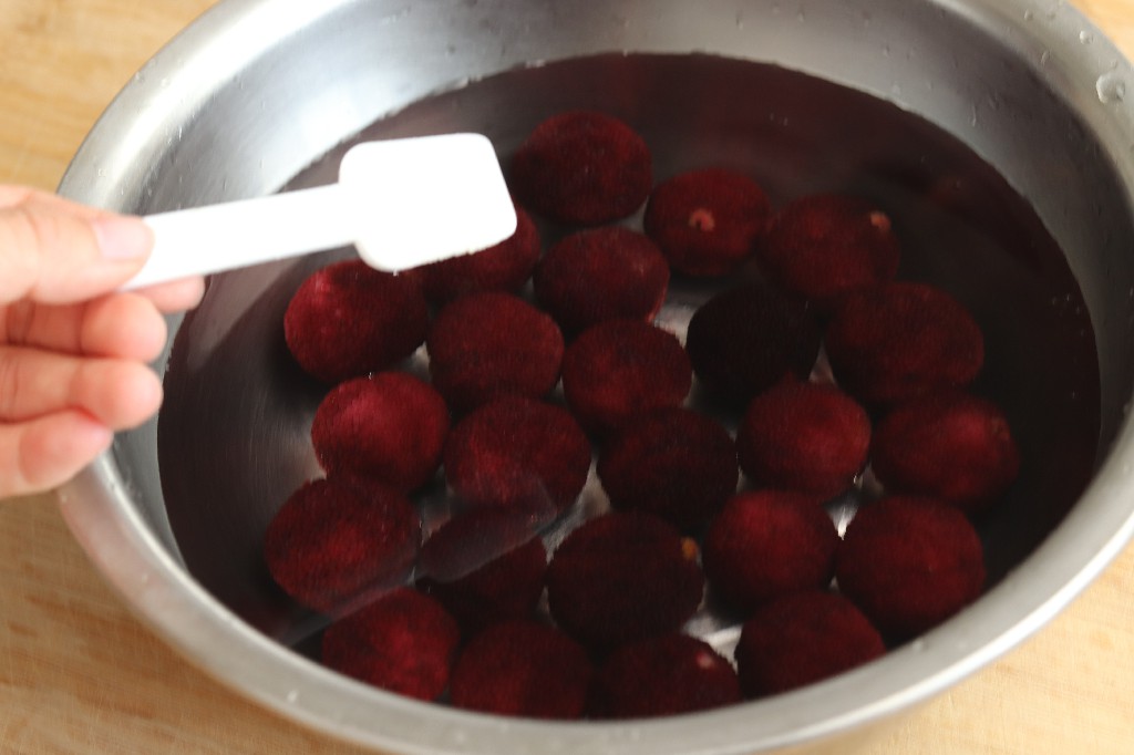 杨梅用盐水泡会有虫子爬出来吗,杨梅用盐水泡出虫子还可以吃吗