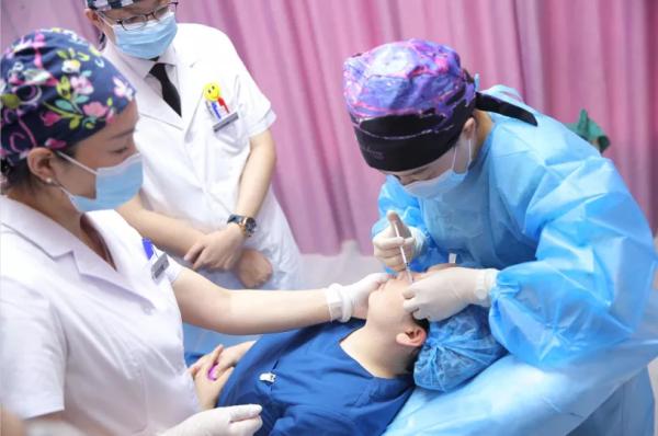 保妥适乔雅登讨论会,保妥适案例