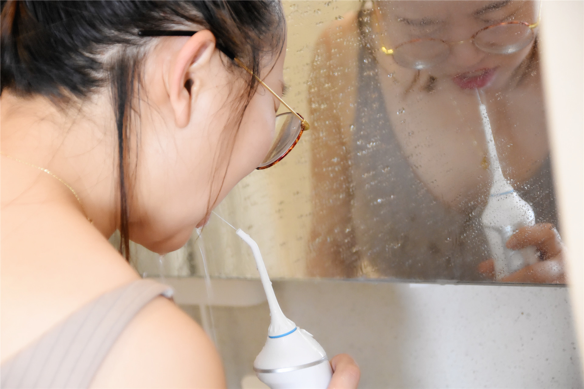 贝医生便携冲牙器f3的使用感受,牙医教你如何正确使用冲牙器