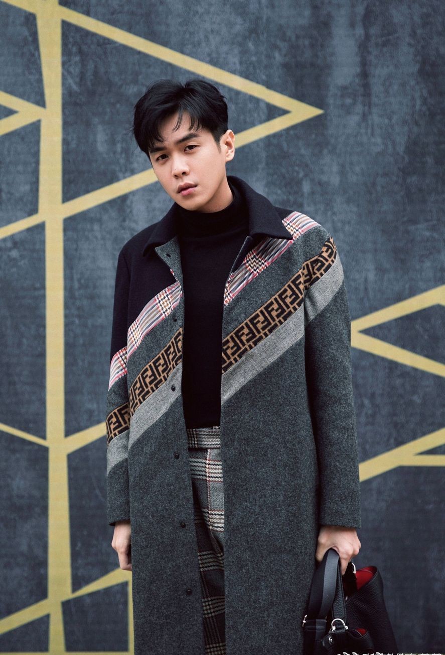 她被丈夫陷害，失去公司净身出户，却在四年后华丽归来，立誓*仇报**