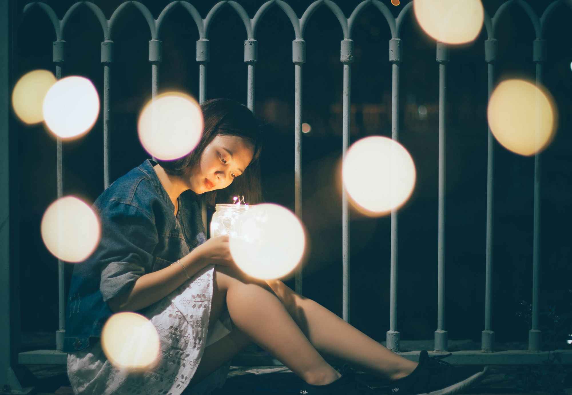 不爱社交只想宅在家,不爱社交能成大事嘛