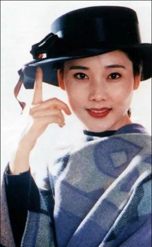 何赛飞老了变嘟嘟嘴,何赛飞年轻老了对比