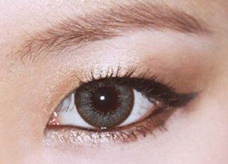 单眼皮适合画眼影吗,肿单眼皮画眼影教程