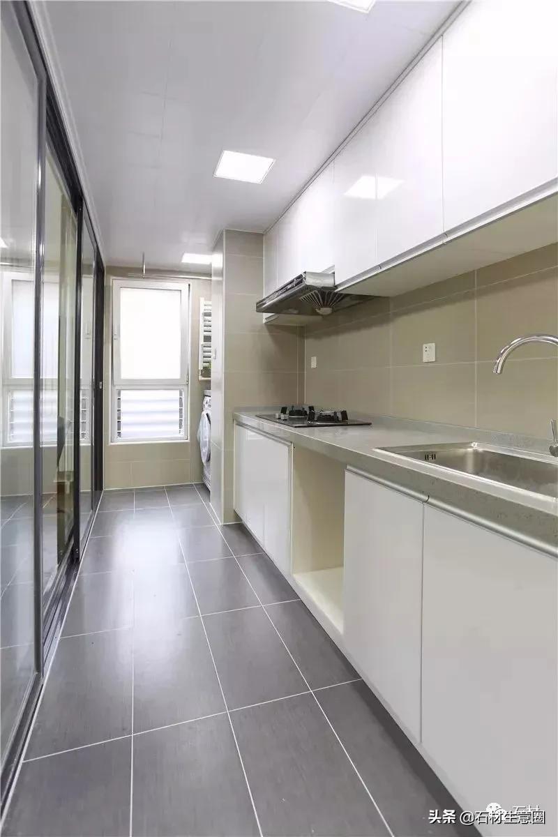 厨房灶台黑色白色柜子效果,黑灰色厨房灶台效果图