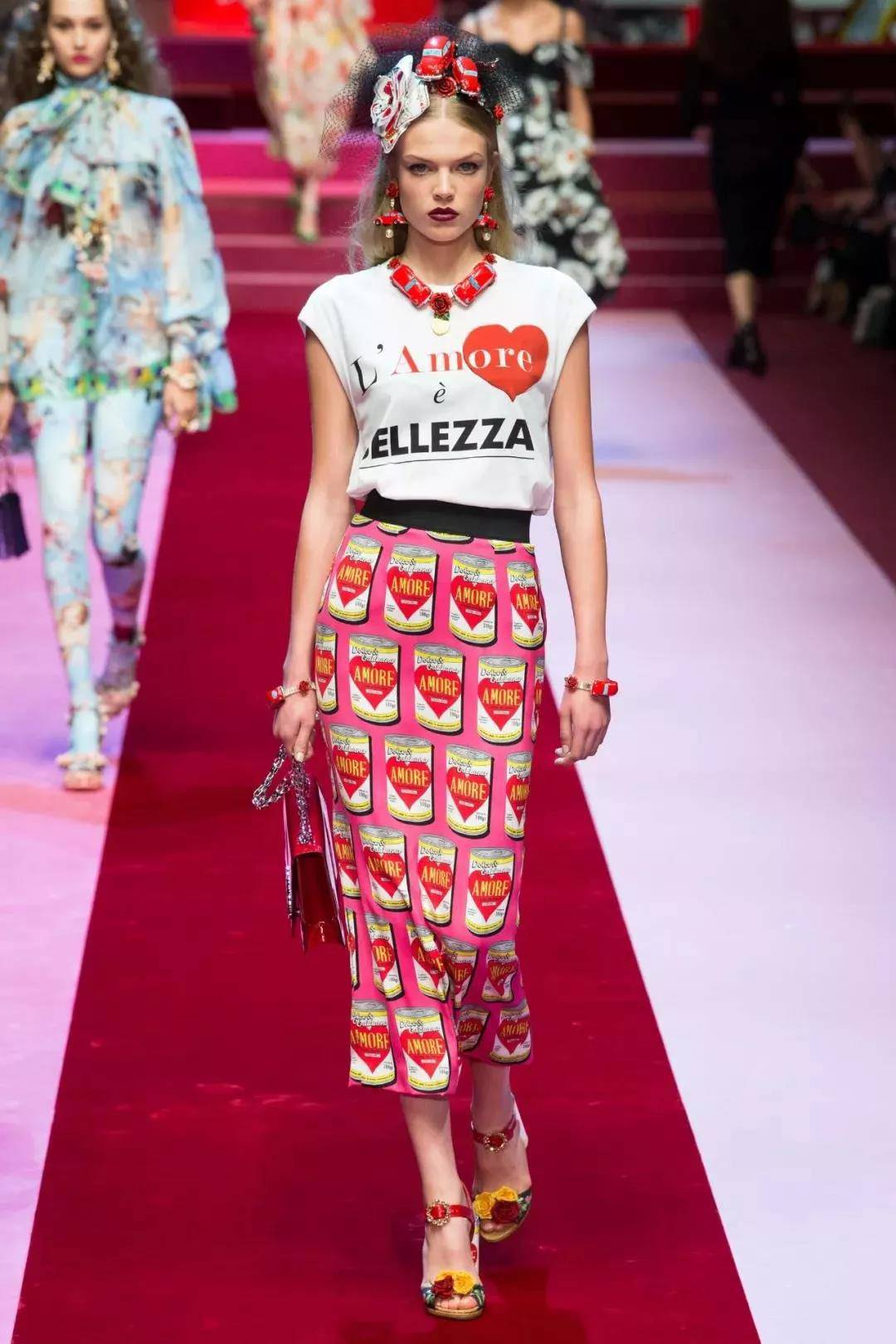 今年夏季的最新款t恤,2020夏流行什么t恤