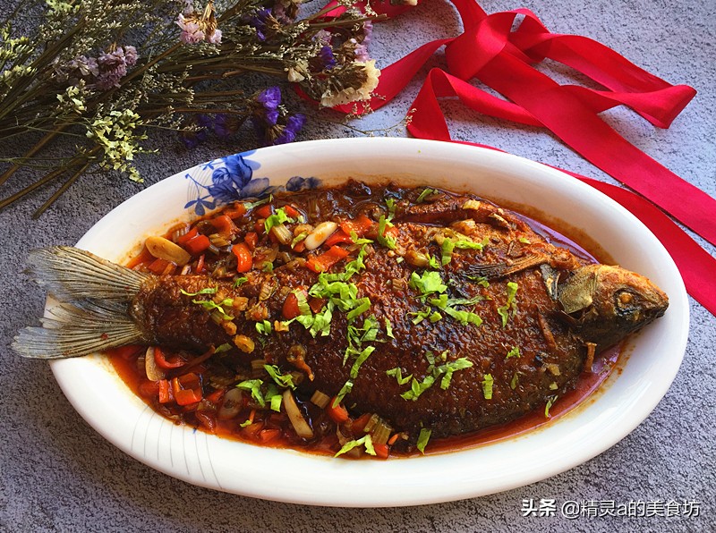 红烧鱼怎样做肉质细腻还入味,红烧鱼怎么才能让鱼皮不粘锅
