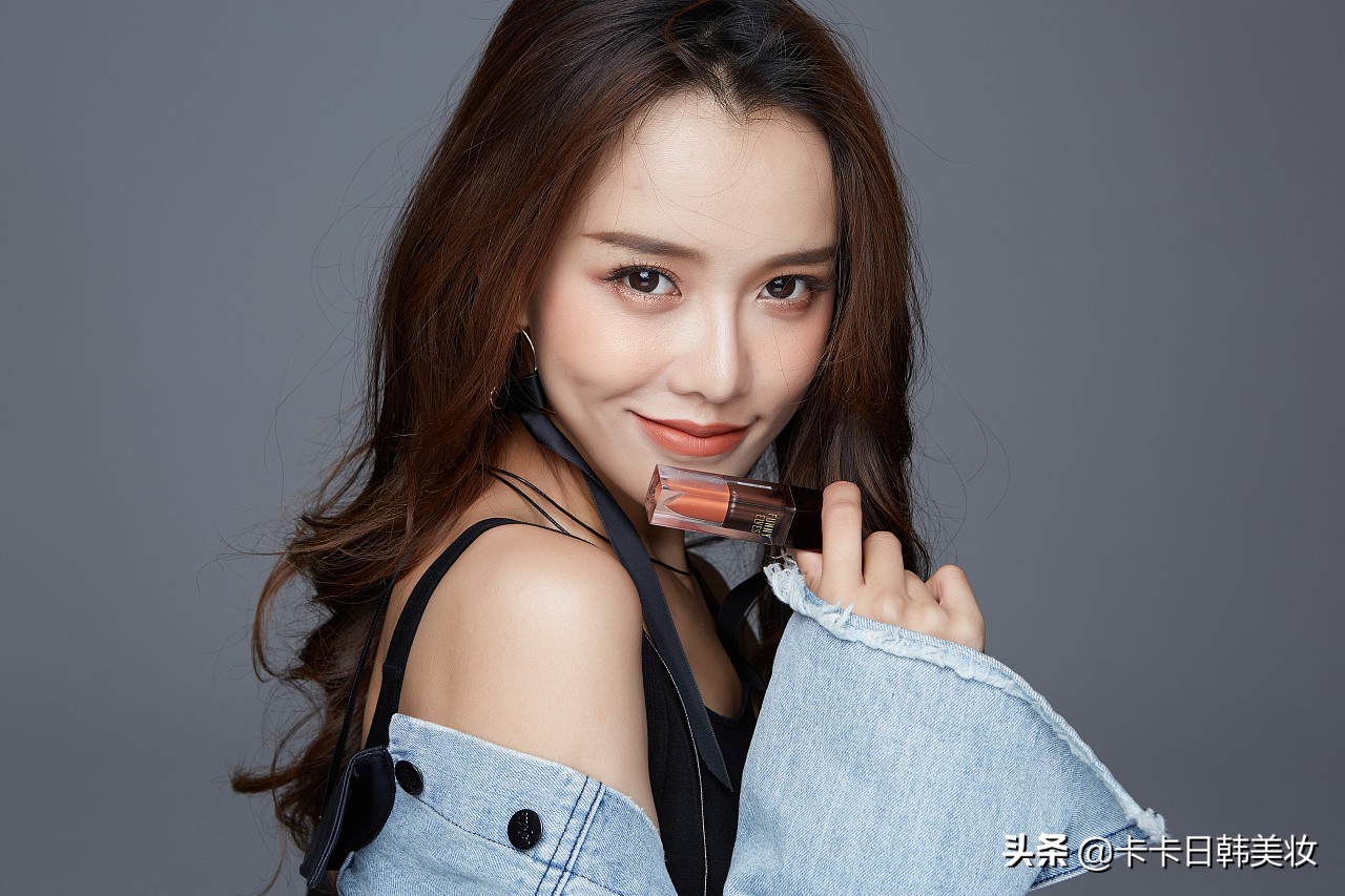 冷白皮冬季最好看的口红色号,tf口红白管橘调