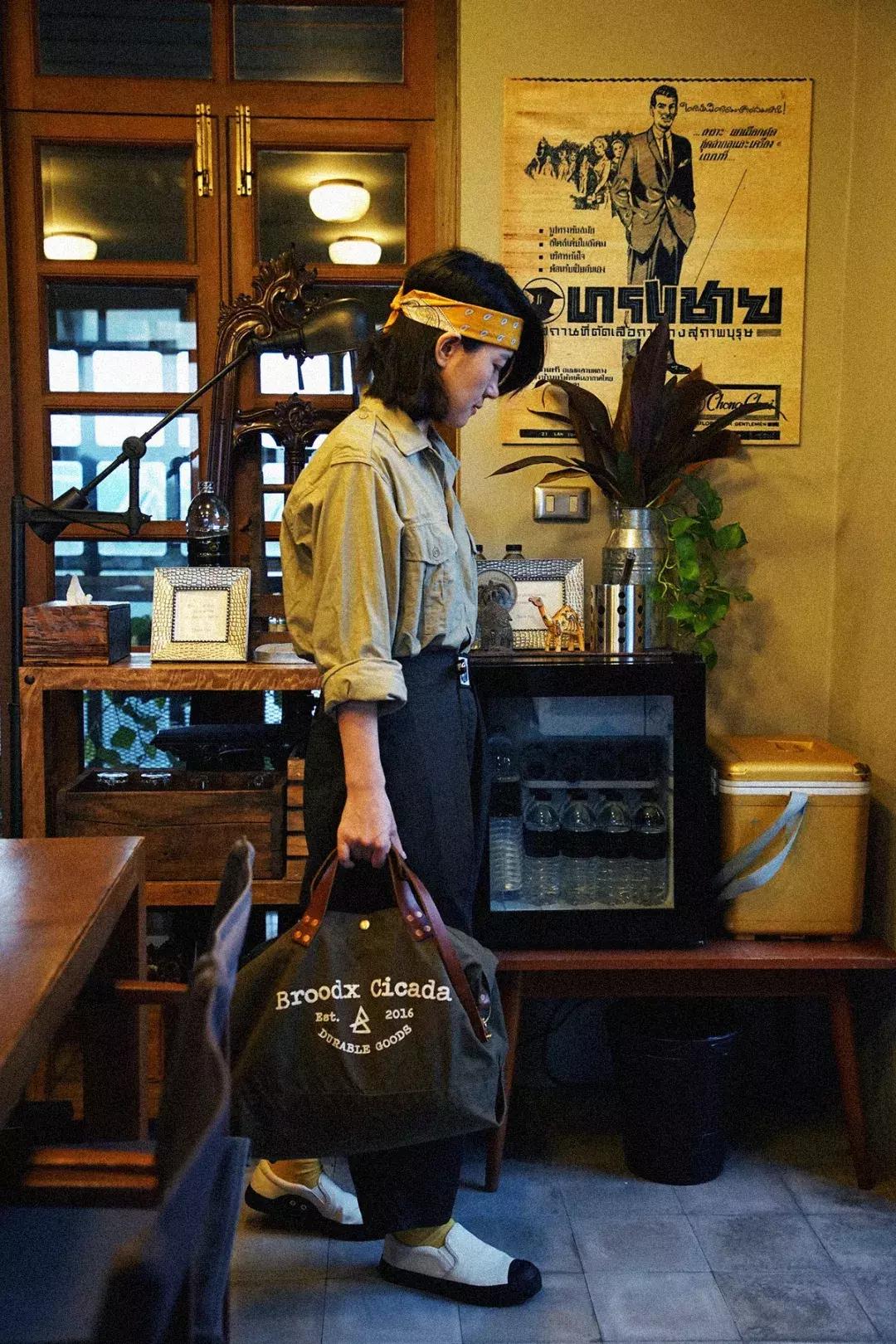 旅行中总会遇到形形色色的人,旅行中总是有两种人