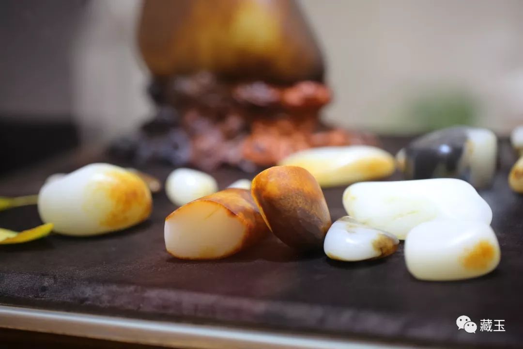 和田玉白度对比的方法,和田玉闪青怎么提白