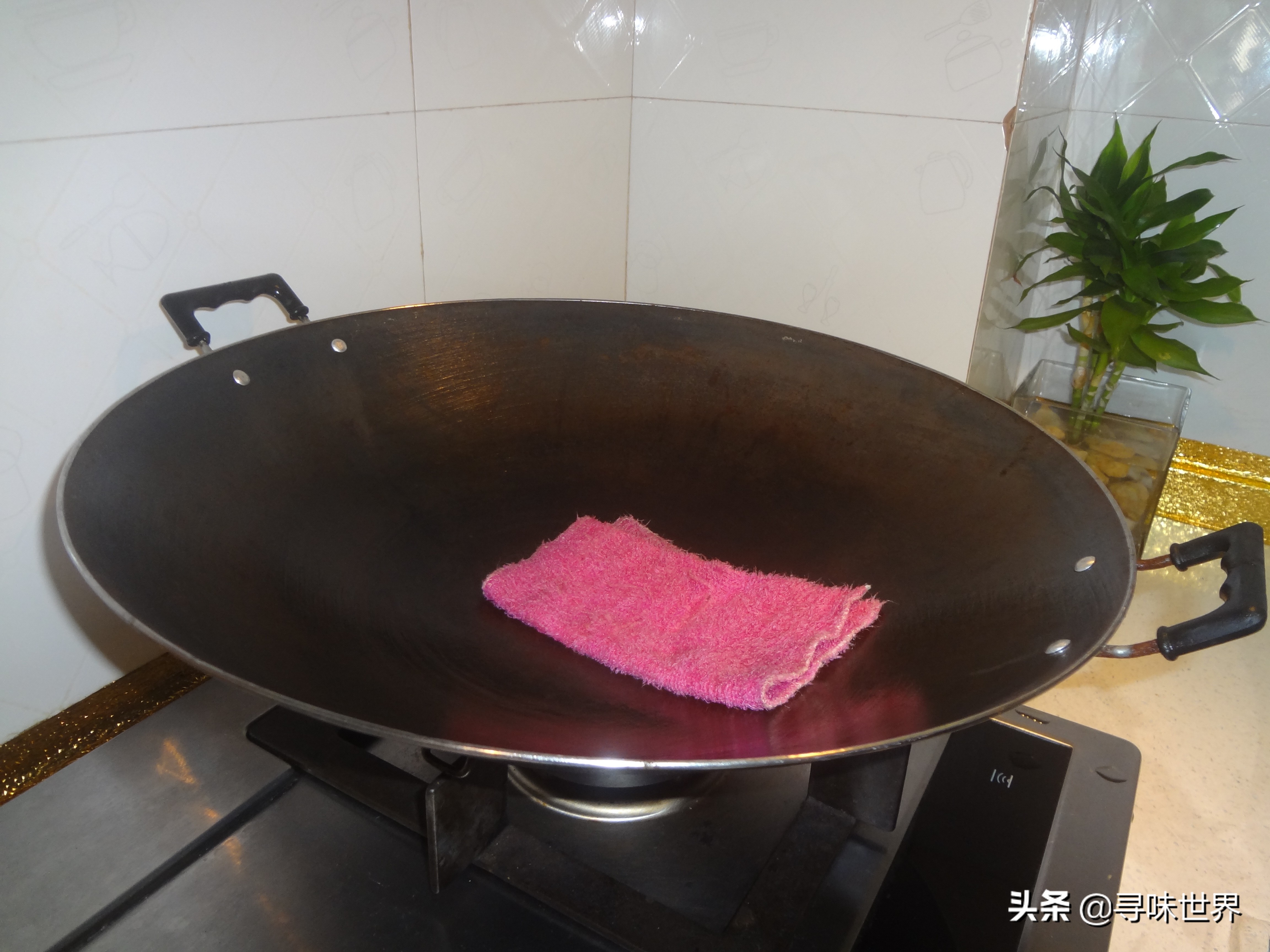 新铁锅去除铁锅锈的最佳方法,怎么防止铁锅生锈沾锅