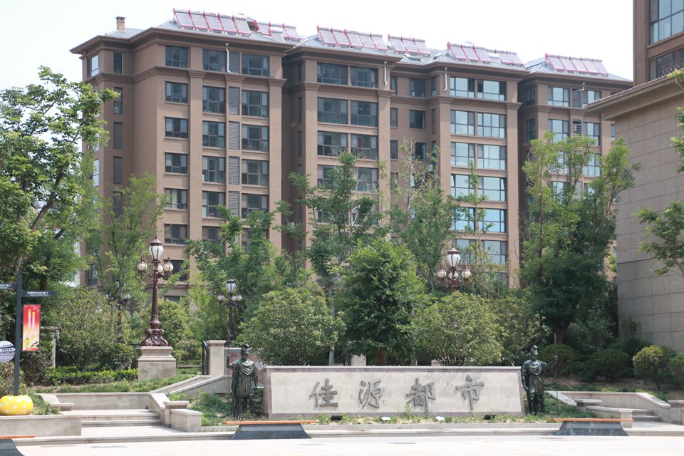 什么情况！青岛即墨正大·佳源都市“渣渣墙”用钥匙就能抠出洞