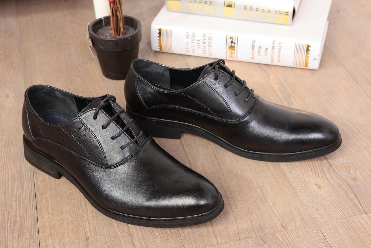 皮鞋穿几天就掉皮怎么办,白皮鞋蹭掉皮了如何补救