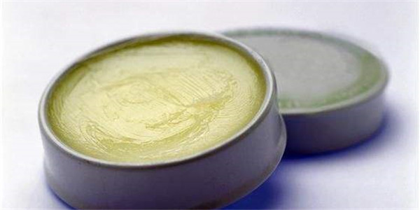 医疗科普哪些药膏含有激素,揭秘医生三个神器