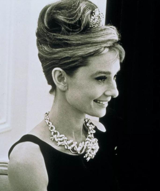 电影中真正的珠宝,鸽子蛋珠宝